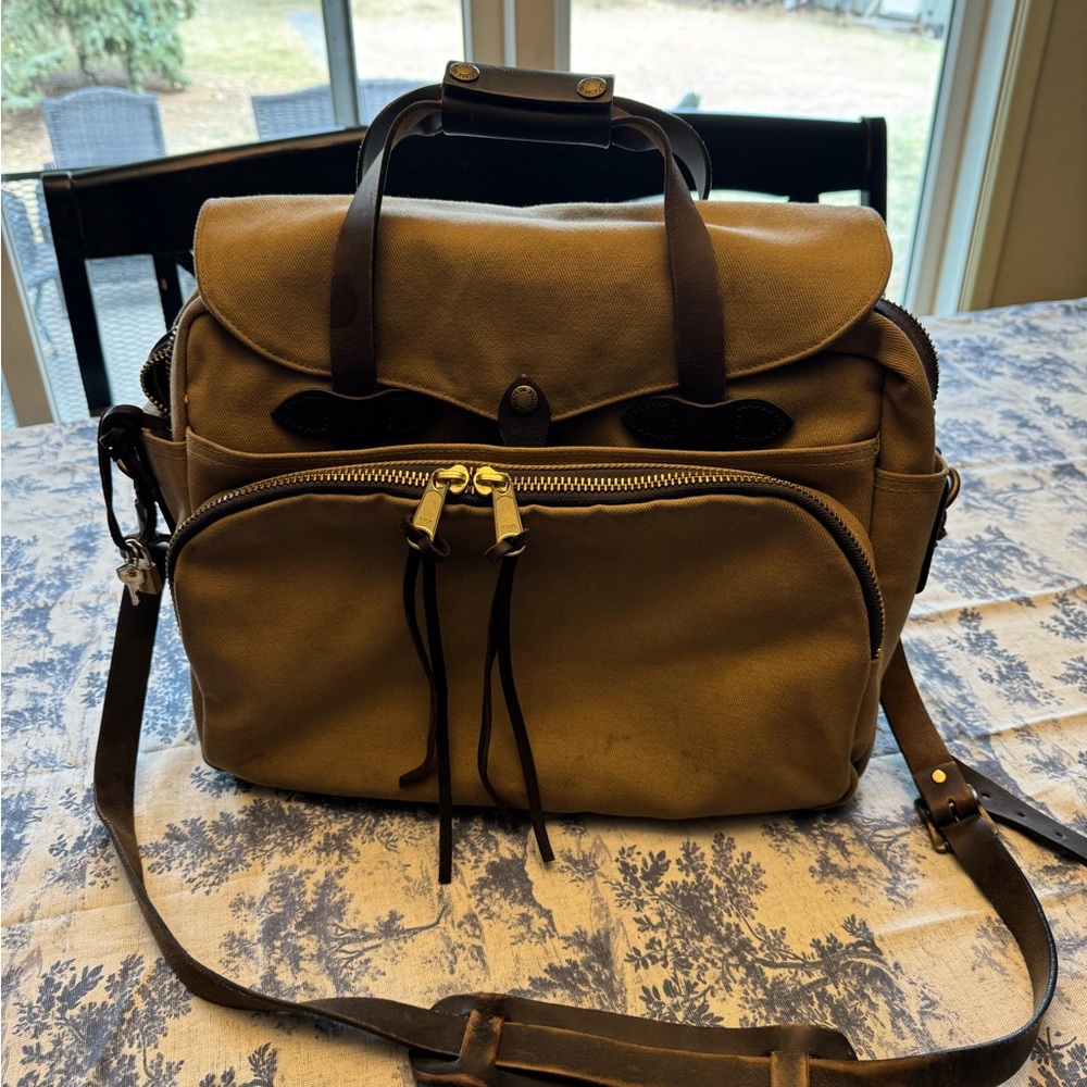 Filson 258 rugged computer bag - image 2